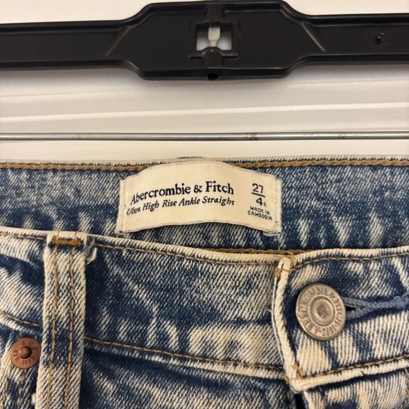 Abercrombie & Fitch Ultra High Rise Ankle Straight Acid Wash Distressed Jeans - Picture 2 of 13